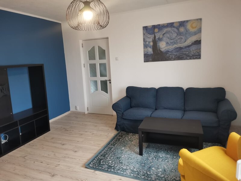 Titan, 3 minute metrou si parc IOR, stradal pe Nicolae Grigorescu,