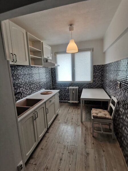 Titan, 3 minute metrou si parc IOR, stradal pe Nicolae Grigorescu,