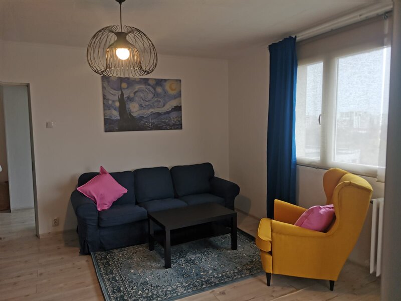 Titan, 3 minute metrou si parc IOR, stradal pe Nicolae Grigorescu,