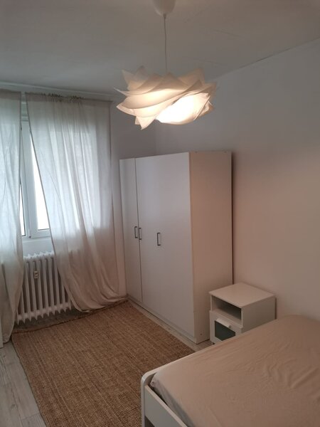 Titan, 3 minute metrou si parc IOR, stradal pe Nicolae Grigorescu,