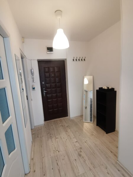 Titan, 3 minute metrou si parc IOR, stradal pe Nicolae Grigorescu,