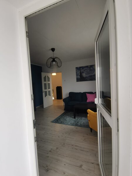 Titan, 3 minute metrou si parc IOR, stradal pe Nicolae Grigorescu,