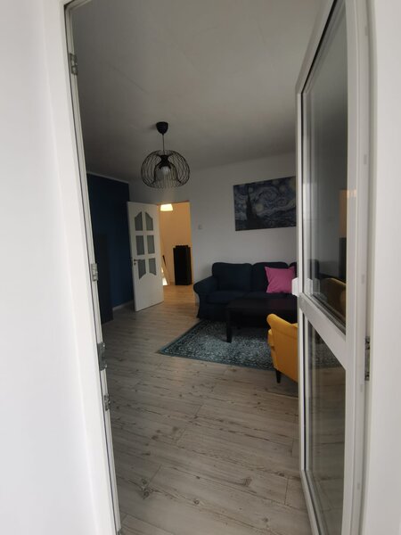 Titan, 3 minute metrou si parc IOR, stradal pe Nicolae Grigorescu,