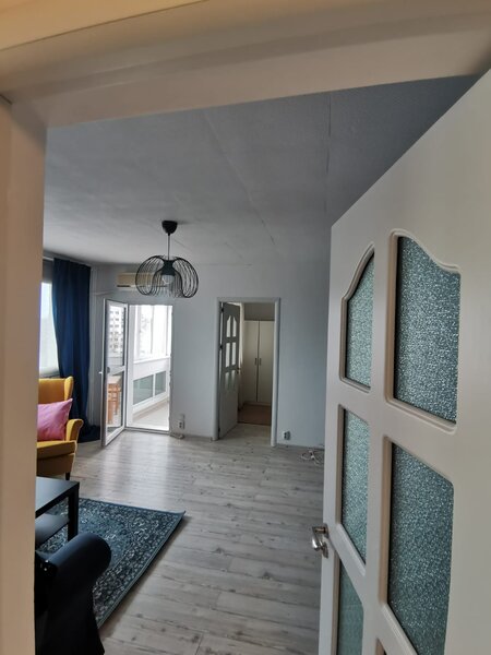 Titan, 3 minute metrou si parc IOR, stradal pe Nicolae Grigorescu,